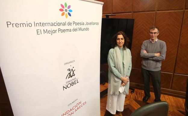 La escritora gallega Alicia Louzao gana el Premio de Poesía Jovellanos