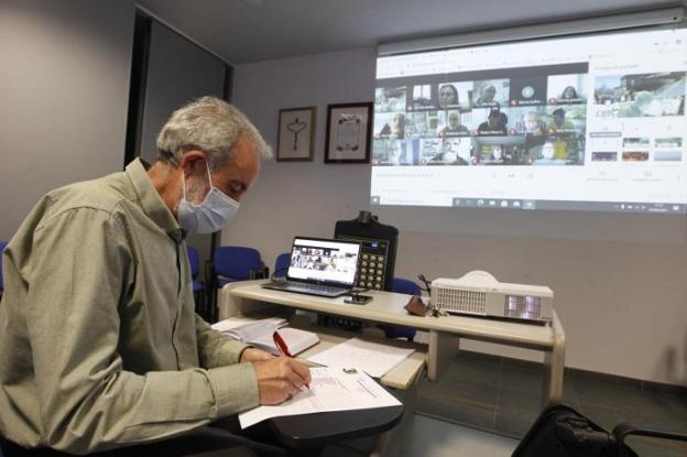 El Ayuntamiento de Gijón se compromete a presentar en un mes los plazos y costes para el plan de vías