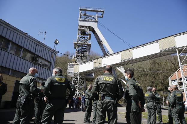 La Brigada de Salvamento Minero enseña las técnicas de rescate usadas en Totalán