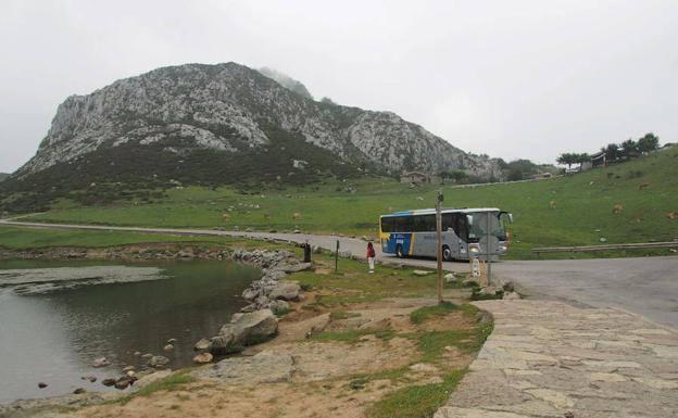 Suspendido el acceso a los lagos de Covadonga en Semana Santa para reducir la movilidad