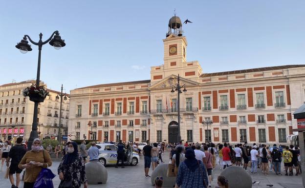 La embajada francesa responde a las críticas por las borracheras de sus compatriotas en Madrid