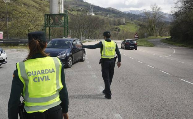 Máxima vigilancia en los accesos a Asturias en coche, bus y tren