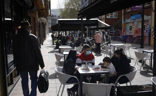 La alcaldesa de Langreo evidencia su malestar por lo «precipitado» del cierre