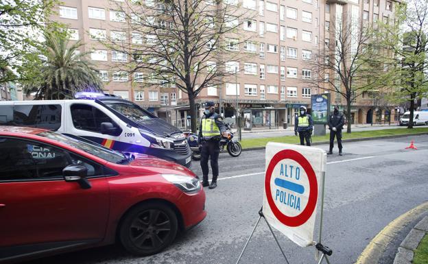 Detenido por intentar robar dentro de un coche en Gijón