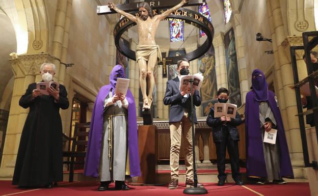 Un vía crucis de recogimiento, solemnidad y aforos controlados