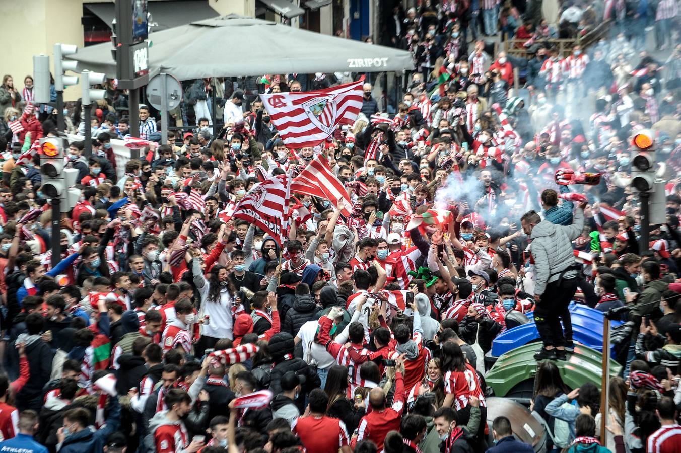 Las impresionantes imágenes de los disturbios en Bilbao antes de la final