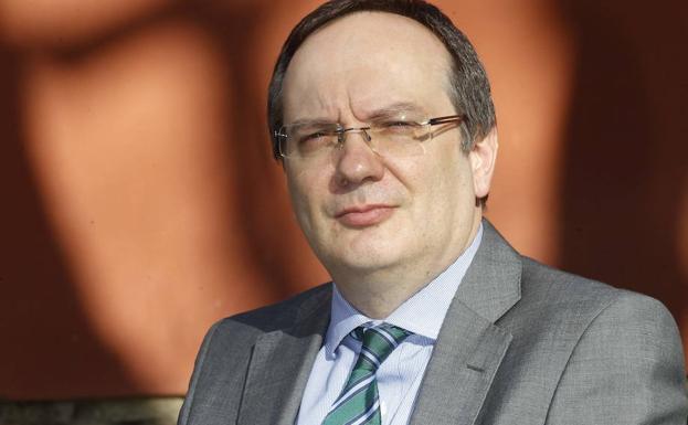 El consejero de Industria destaca a Carlos Manuel Rodríguez como «un gran emprendedor que ha abierto caminos»