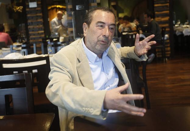 Garci: «Estuve a punto de rodar 'El hereje', pero Delibes al final me dijo que no»