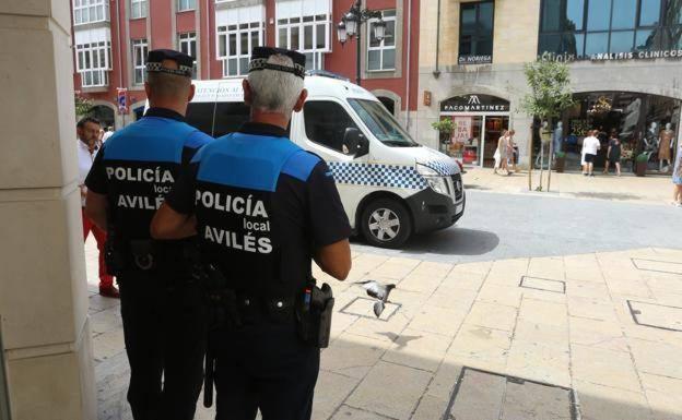 La Policía Local de Avilés sanciona a 88 personas por incumplir las restricciones sanitarias durante la Semana Santa