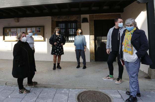 «Pedimos a la alcaldesa el arreglo del adoquinado en Cimavilla, es lo más urgente»