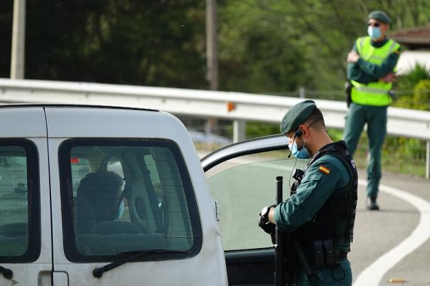 Guardia Civil y Policía Nacional imponen 113 multas por saltarse las restricciones de Semana Santa