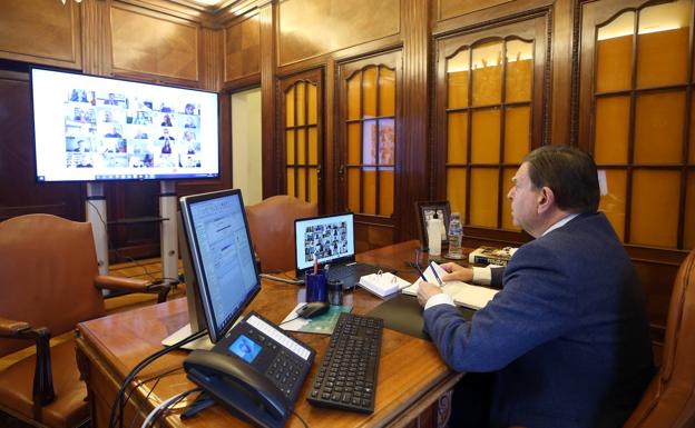 Carmen Ruiz-Tilve, Emilio Sagi y Jaime Álvarez-Buylla ya son Hijos Predilectos de Oviedo y Concha Quirós, Adoptiva