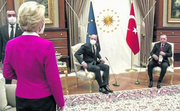 La UE pide explicaciones a Erdogan por relegar a Von der Leyen en Ankara