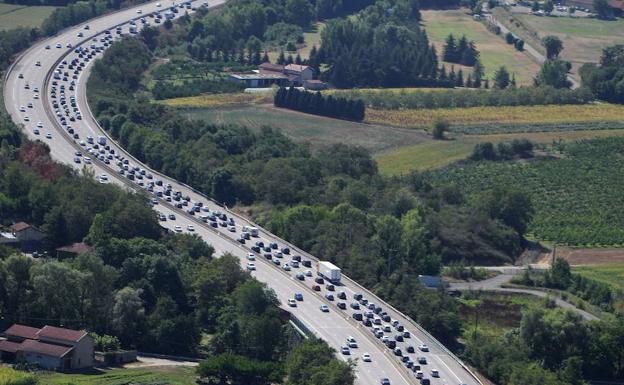 Detenido en Cataluña tras circular más de 30 kilómetros en dirección contraria con un cadáver como copiloto