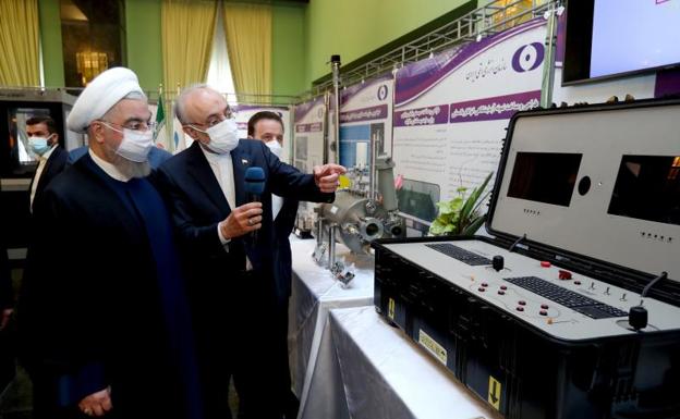 El presidente iraní, Hassan Rouhani, visita una planta nuclear. /REUTERS