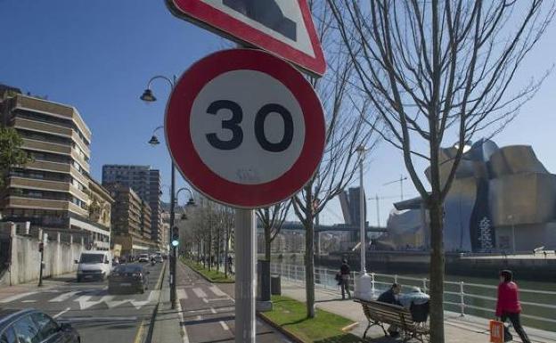 A qué velocidad podré circular en vías urbanas a partir del 11 de mayo