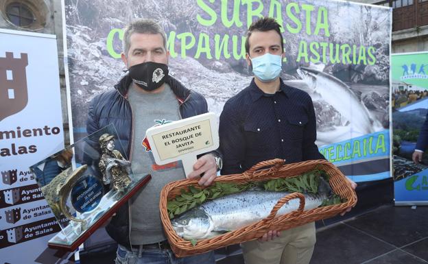 10.300 euros por un campanu de Asturias que se servirá en tapas gratuitas en Oviedo