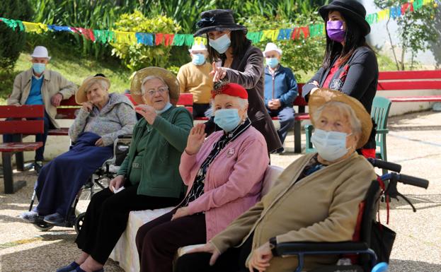 «Celebrar la vida en Grado» entre cuatro centenarias ejemplares