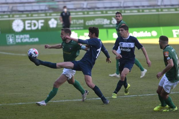 El Marino cede ante el poderío del Racing de Ferrol