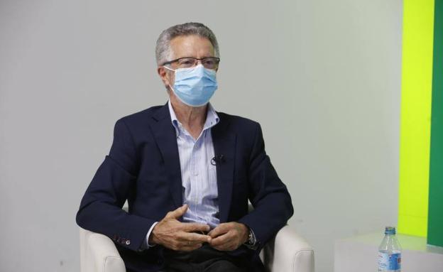 El doctor Dionisio Fernández Uría, en La Lupa