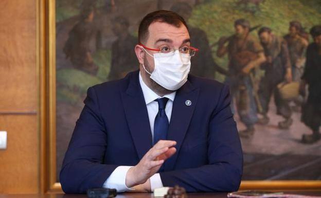 Barbón, solidario con Maroto: «Aprendamos de la historia de los años treinta y cuarenta. Parémoslo ahora que estamos a tiempo»