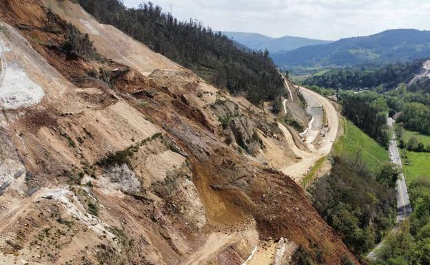 Demarcación de Carreteras habilitará un paso alternativo en la N-634 para después de verano