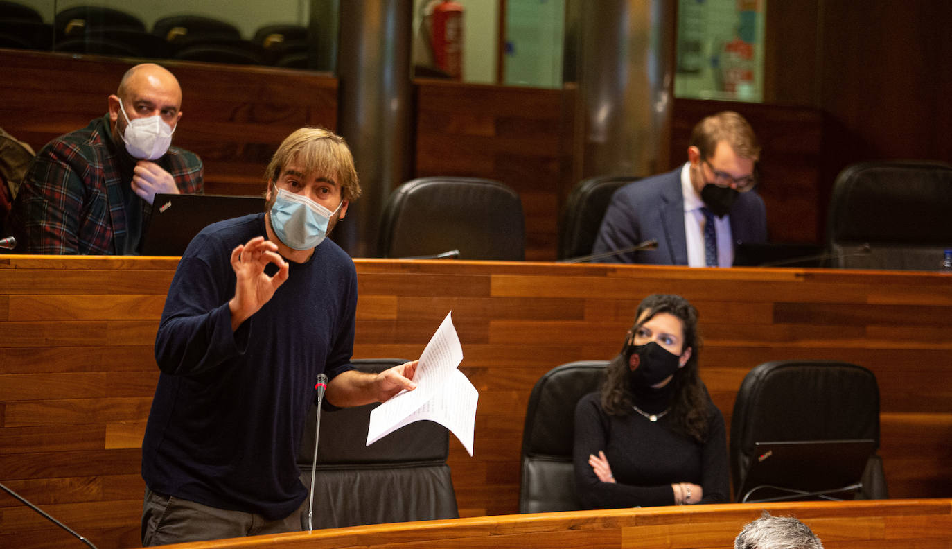 Podemos pide al resto de grupos que impidan que «la extrema derecha» guíe la acción política en la Junta