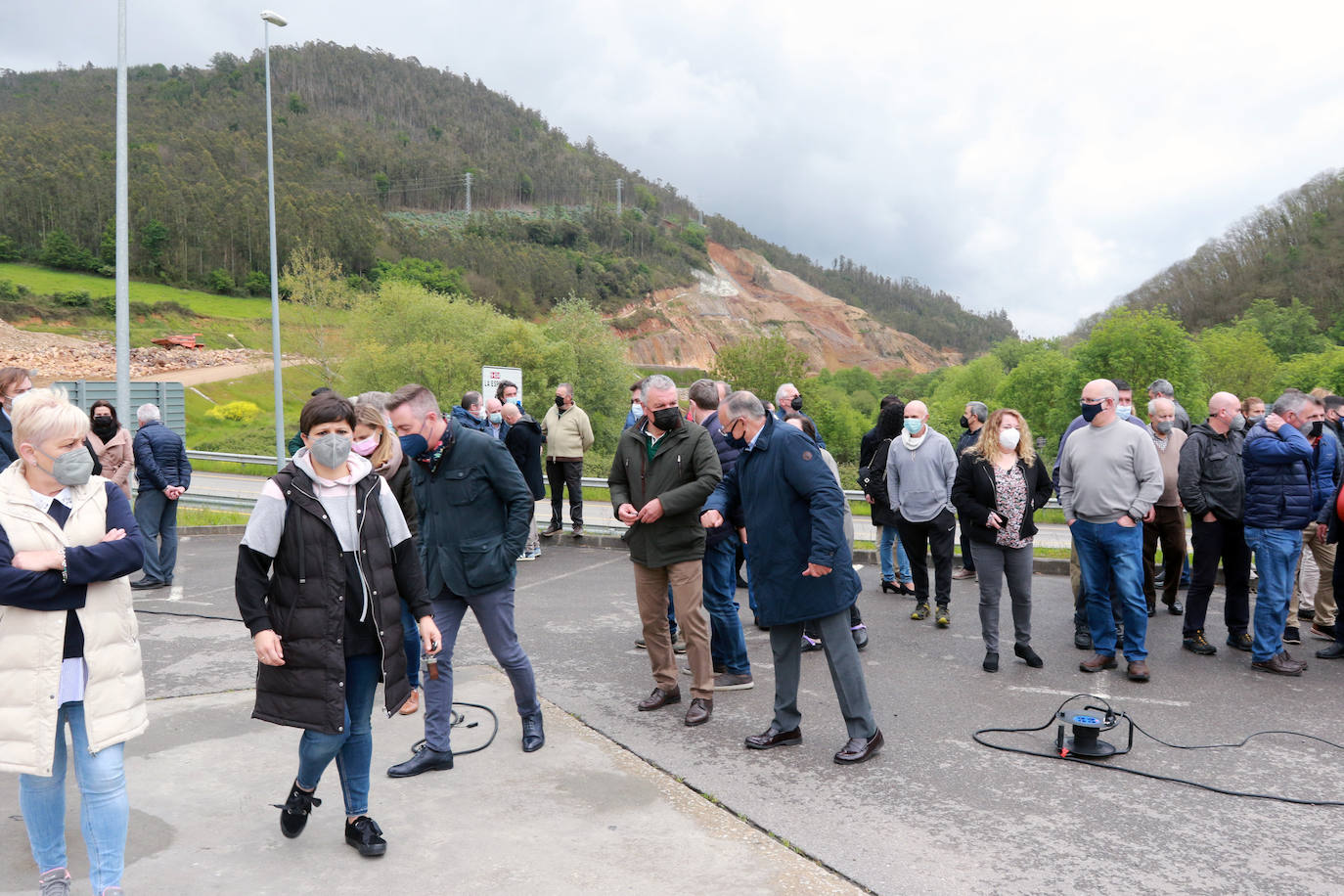 Los empresarios exigen una alternativa «urgente» para salvar el argayo de Salas