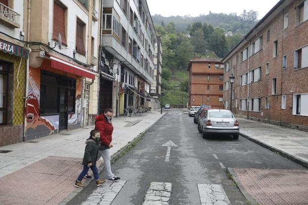 San Martín impulsa un plan para peatonalizar calles en El Entrego, Sotrondio y Blimea