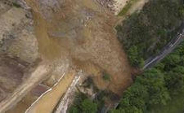 El Principado remarca que los trabajos del argayo de Salas hay que hacerlos «con seguridad»