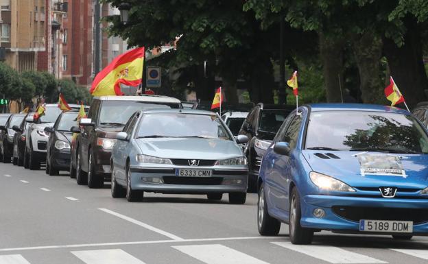 Día del Trabajo | Vox y el Sindicato Solidaridad se manifiestan en Oviedo contra «la expropiación del derecho al trabajo»