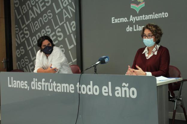 Llanes se planta ante Delegación por la oficina de documentos y exige «igualdad de trato»