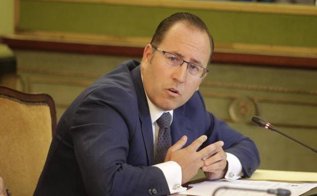 «Cumpliremos la ley de Memoria, pero es partidista y sectaria»