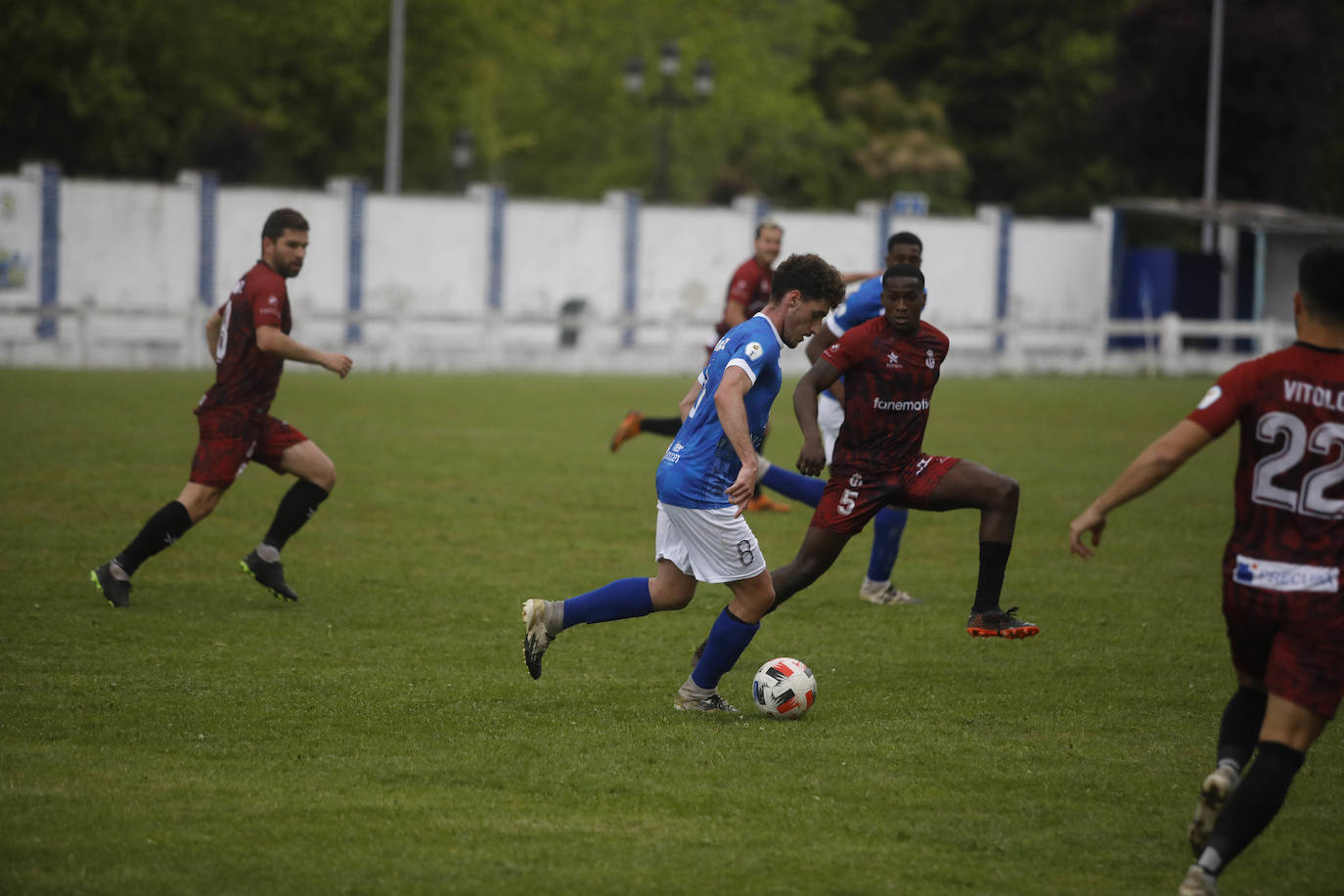 El Avilés empata en Sotrondio y deberá luchar por la cuarta plaza en Llanes