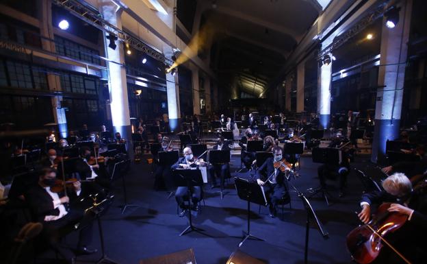 La Orquesta Sinfónica de Asturias celebra su 30 aniversario con el 'Conciertu de les Lletres Asturianes'