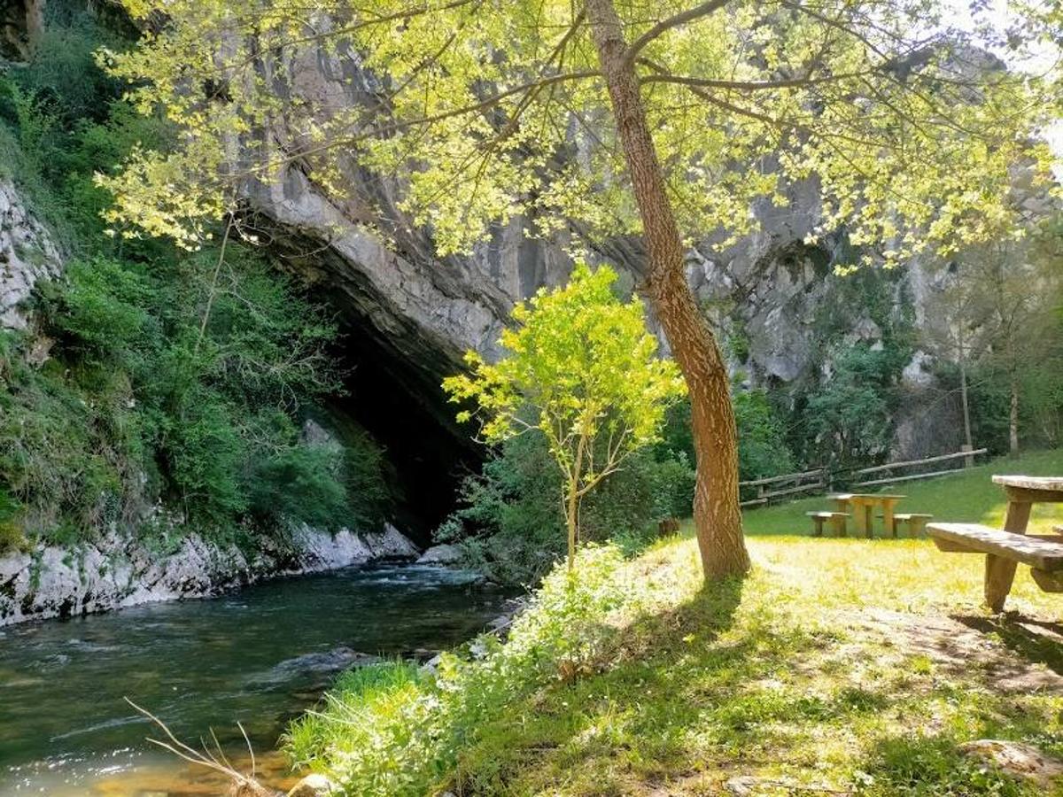 Ruta el Porrón de Peña Blanca desde Cueva Deboyu