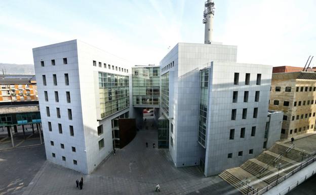 En libertad con cargos un hombre detenido por abusar presuntamente de sus cuatro sobrinas en Oviedo