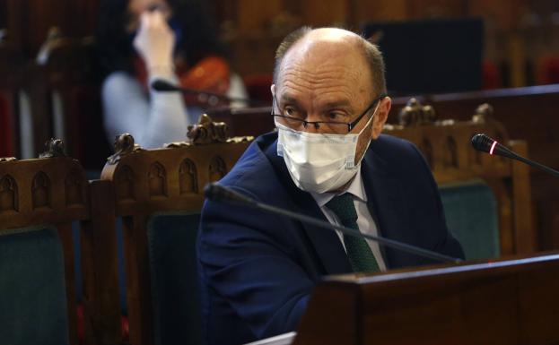 El Principado se compromete a rebajar la tasa de interinidad al 6% este año