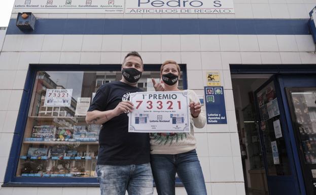 El lotero que repartió el primer premio del sorteo del Día de Europa en El Coto: «Estamos en racha»