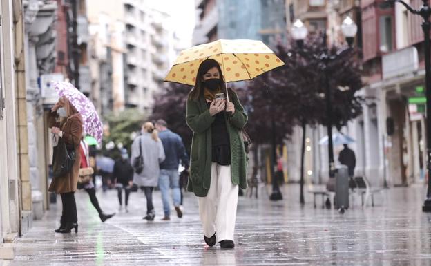 La lluvia obliga a cancelar los espectáculos de calle de Feten