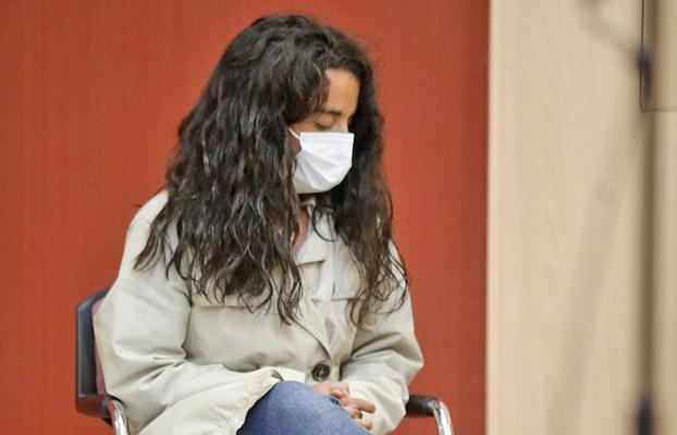 «No tendré vida suficiente para arrepentirme», dice la gijonesa acusada de asesinar a su bebé en Nuevo Roces
