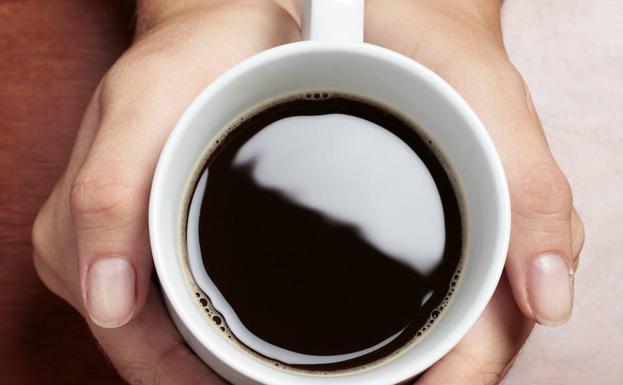 ¿Qué le pasa a los riñones si tomas más de dos tazas de café al día?