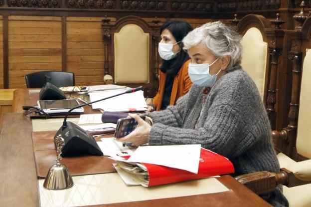 La alcaldesa de Gijón suprimirá las torres en el plan de vías para ganar apoyos de la oposición