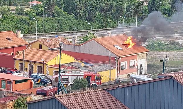 Incendio en una vivienda de La Braña