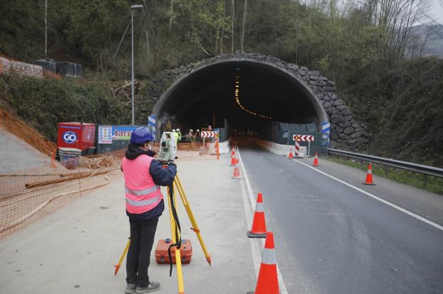 El corredor del Nalón, cortado hasta el 2 de agosto por las obras en el túnel de Sotrondio