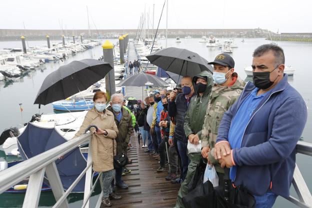 Protesta de los pescadores de las embarcaciones de recreo por el límite de capturas
