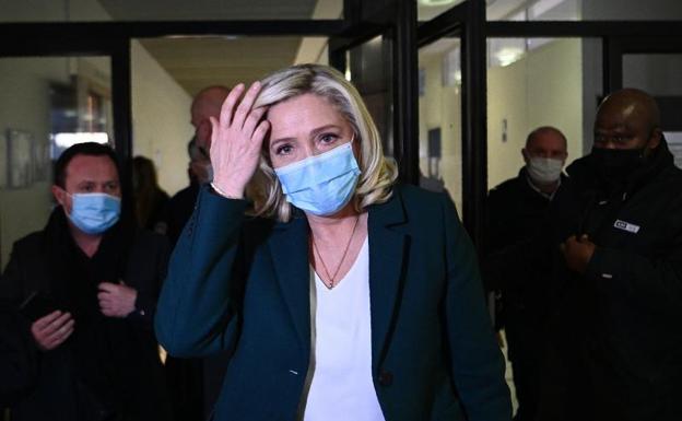 La policía financiera francesa cree que se puede juzgar a Le Pen por malversación y fraude