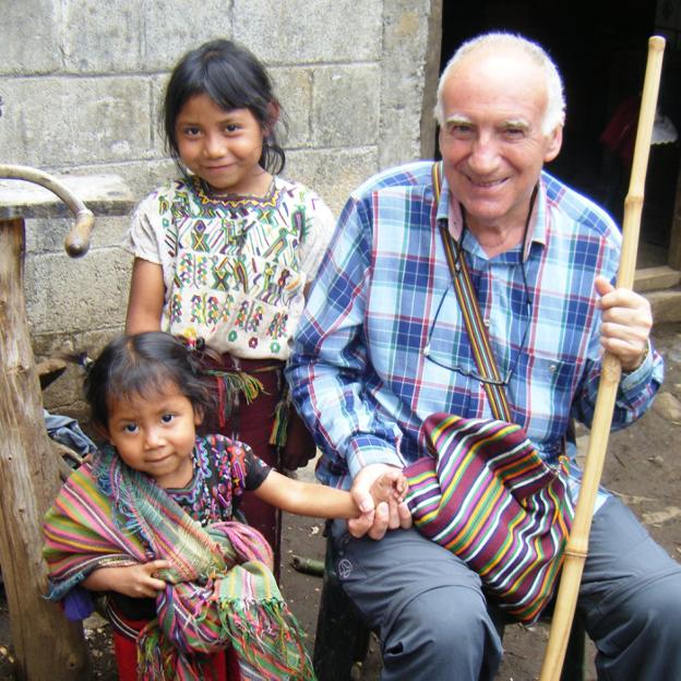 El asturiano Germán Rodríguez, diez años de misión sanitaria en la selva