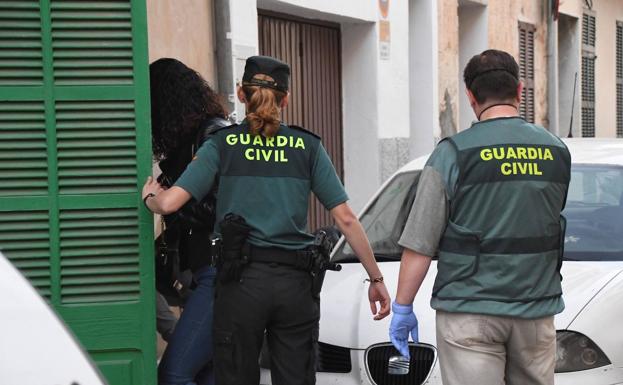 Mata a su mujer y a su hijo de 7 años en Mallorca