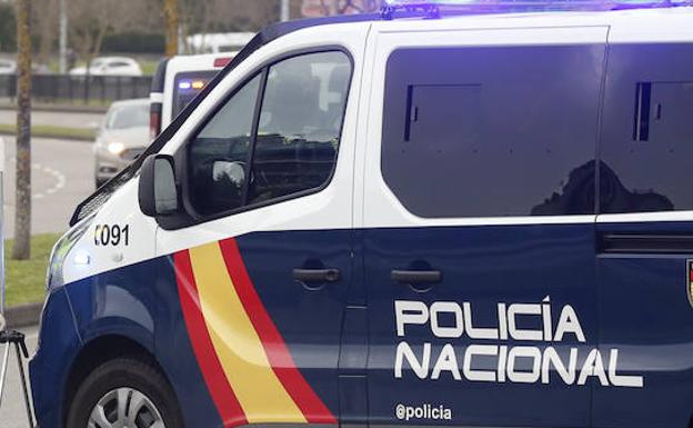 Detenido en Gijón por vender droga que guardaba en la zapatilla